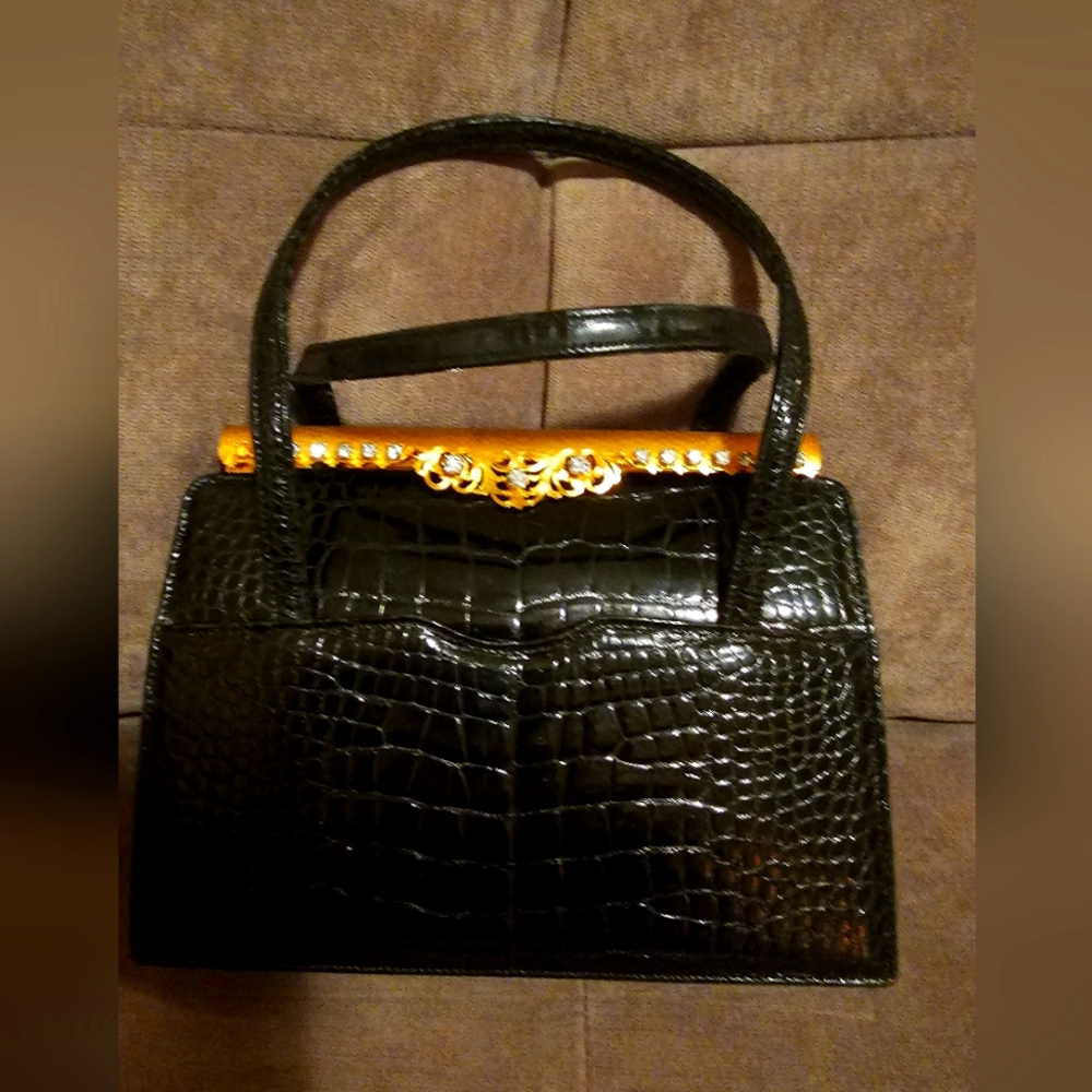 Lucille de paris Handbag real  aligator small bla k and gold
